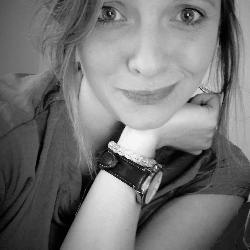 Manon06, Home sitter Chamant France