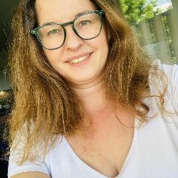 Sandrine74, Home sitter Le Vésinet France